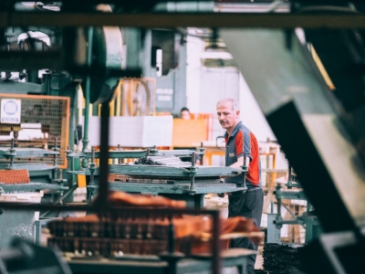 The best products to fasten metal surfaces: structural adhesives